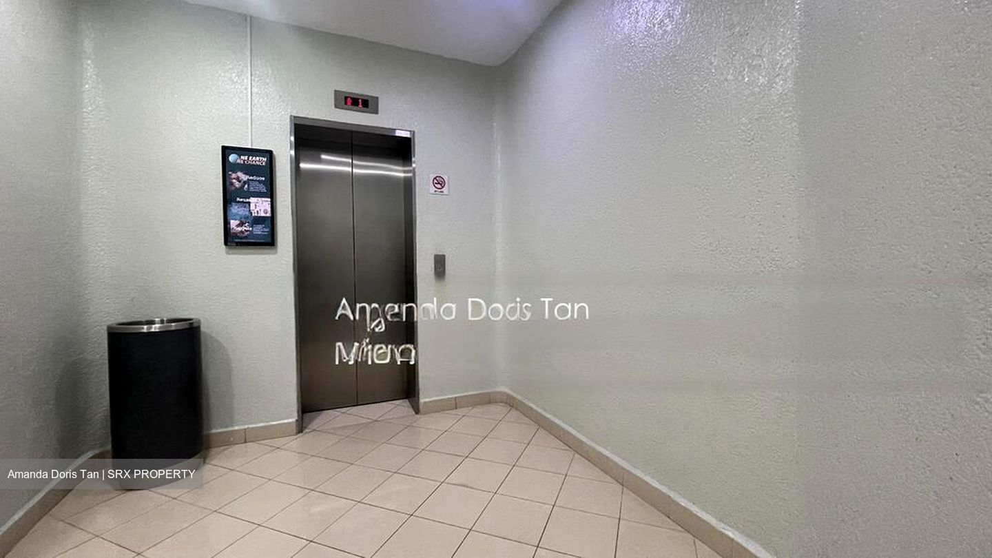Queensway Tower / Queensway Shopping Centre (D3), Retail #453713391